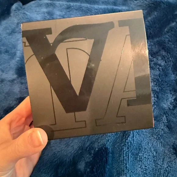 BRAND NEW!! Invicta Turquoise Dial with Silver Bracelet Watch - Picture 7 of 12